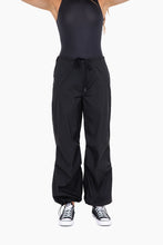 Load image into Gallery viewer, Oversized Pants - Black
