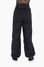 Load image into Gallery viewer, Oversized Pants - Black
