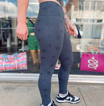 Load image into Gallery viewer, Skull Print High-Waisted Leggings
